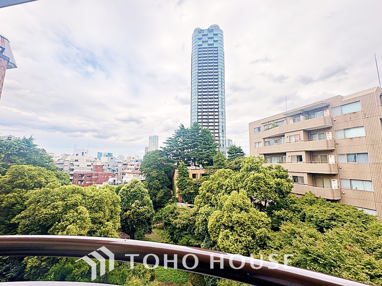 その他 叶えたかったのは落ち着きのあるナチュラルな風合い、そして開放感があるリビング。優雅な気分に浸れる幸せな時間を家族が自然と集まりたくなるこの空間で。