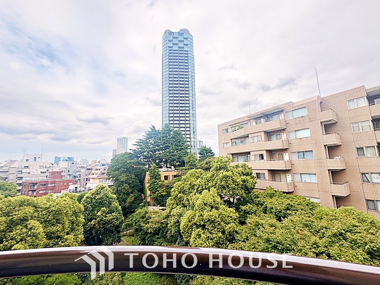 その他 ◆愛育◆キッチンは家族の絆を育む大切な空間。シンプルで使い易いSystemKitchenで愉しく作る料理は愛情のある美味しいご馳走に。家族で使える広々としたダイニングキッチンです。