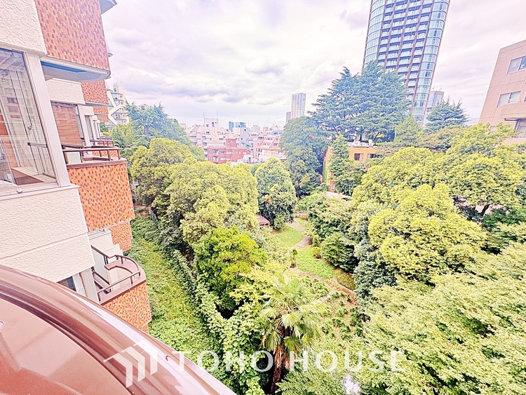 その他 使いやすく、明るい洋室に仕上がります。子供部屋や趣味のお部屋にご利用できます。ご自身で家具などを配置し、素敵な空間を創り上げられます。