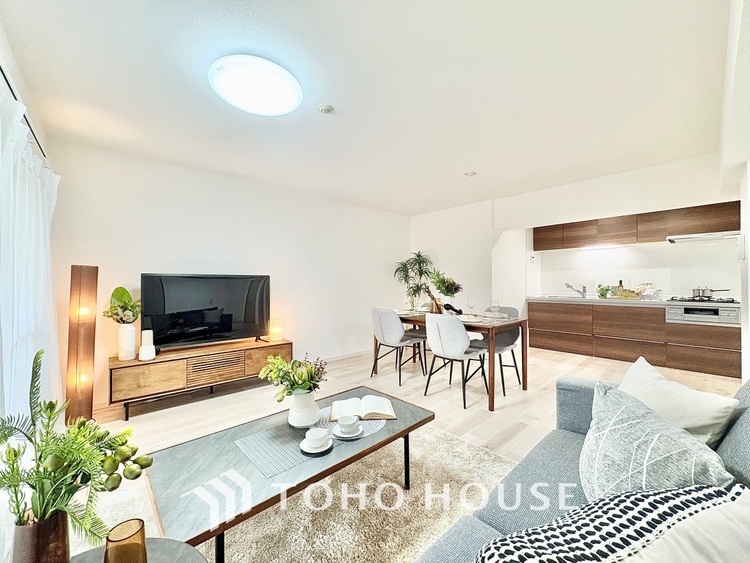 内装 【Green orchestra】◆緑の匂いに誘われて◆目を閉じれば深緑の香り。五感を研ぎ澄まし、日々の疲れを心から癒してくれる。深呼吸するほどに爽やかな薫りたち込める新緑にそと微笑む私達。