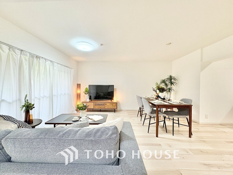 内装 【Green orchestra】◆緑の匂いに誘われて◆目を閉じれば深緑の香り。五感を研ぎ澄まし、日々の疲れを心から癒してくれる。深呼吸するほどに爽やかな薫りたち込める新緑にそと微笑む私達。