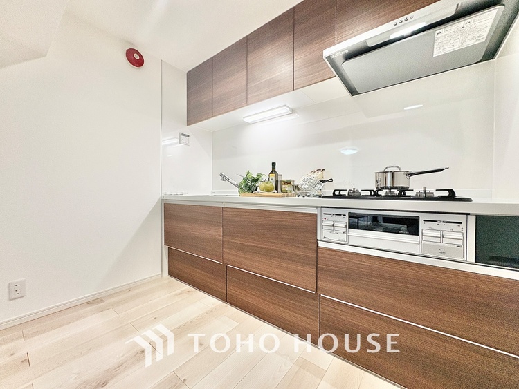 キッチン 【cooking papa is here】料理が苦手な人でも、チャレンジしてみたくなるワイドスパンのキッチン。家族の食卓がここから始まる。