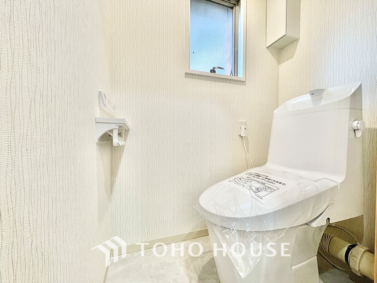 トイレ 【some philosophy was born from here】思索もできる空間。トイレのそんな側面も評価されていい時代かなと。