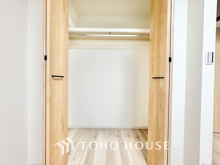 収納 【a closet full of dreams】しまいきれない思い出はクローゼットに。いつでも取り出せる広さが生活を彩る。