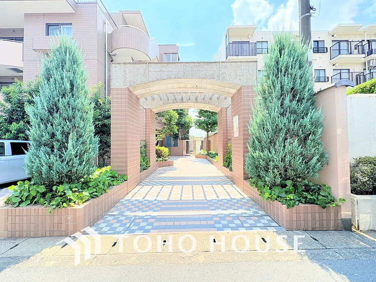 エントランス マンション入口