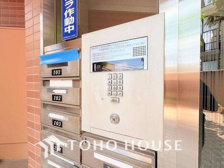 エントランス エントランスはオートロック完備で安心のセキュリティ性