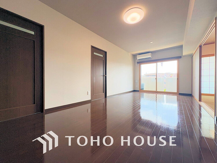 内装 家族みんなが爽やかに過ごせるように、光をたっぷり取り込んだLDK