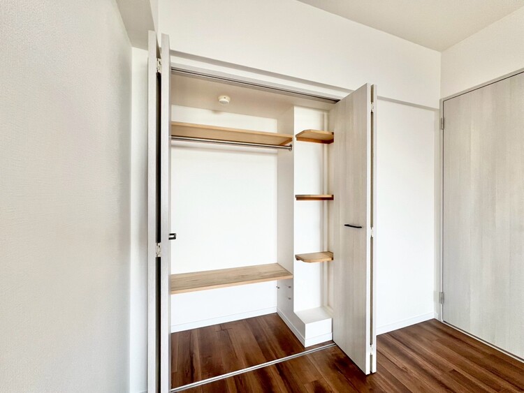 その他 収納スペースが付いていて、お部屋を広く使っていただけます。