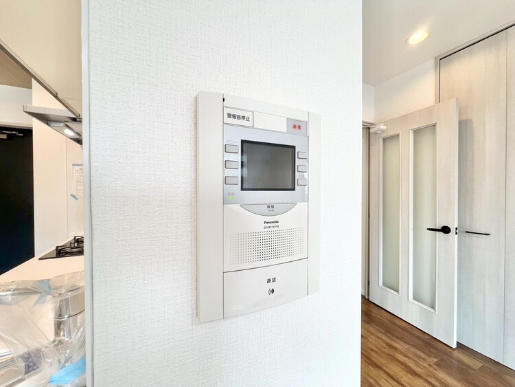 その他 誰が来てもわかる様にモニター付きインターホンを設置。