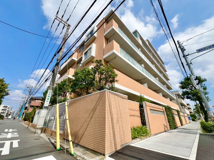 その他 飽きのこないシンプルモダンな外観です。