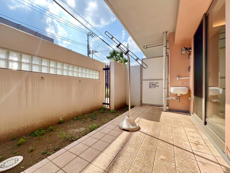 その他 朝の澄んだ空気や、夕方に吹く清々しい風を感じられるバルコニー。