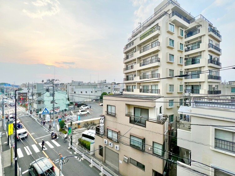 その他 眺望や窓からの景色が良いと、家で過ごす時間も快適です。