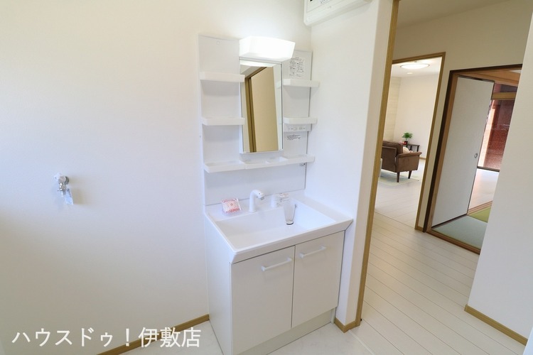 その他 【洗面台】白く清潔な洗面台は一日のはじまりのスイッチを入れるのにピッタリなスペース。