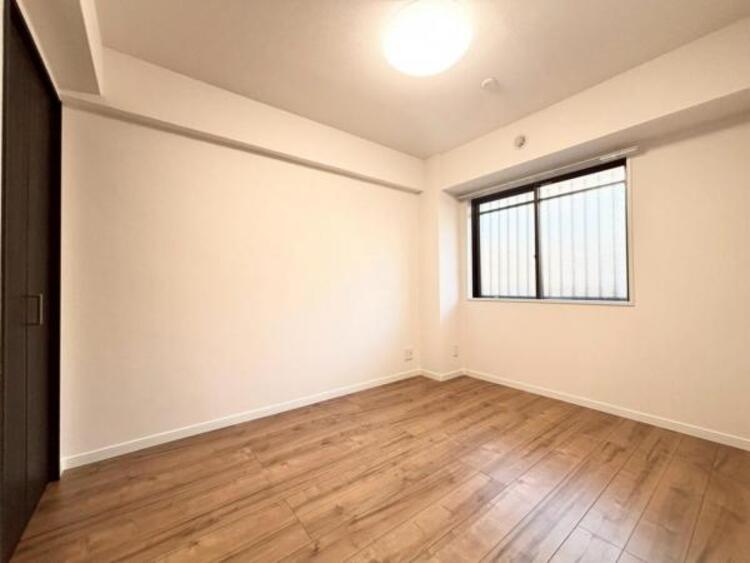 内装 洋室6.14帖　日々の疲れを癒してくれる主寝室。自由度が高いので家具のレイアウトでお好みの空間を創りだせます。