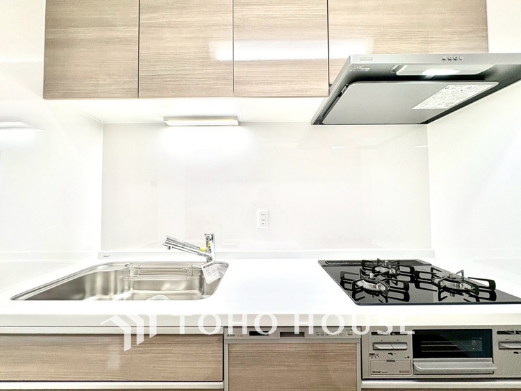 キッチン 【KITCHEN】◆ワクワク◆開放的で機能性も高いシステムキッチン。お子様は毎日のご飯にワクワク！