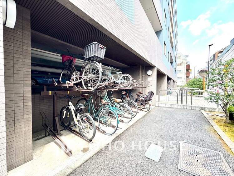 その他 【BICYCLE PAEKING LOT】◆駐輪場◆快適な生活には欠かせない自転車。開放的な駐輪場がございます。