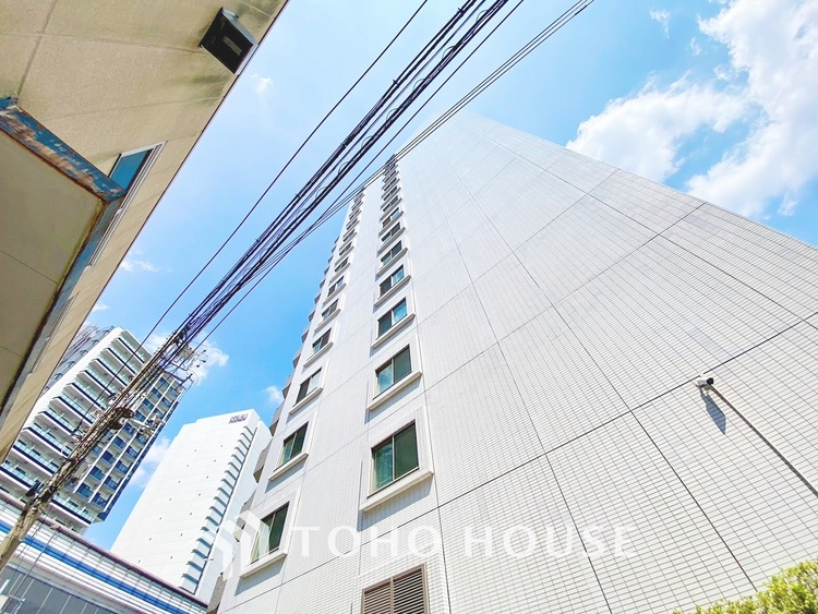 その他 【BALCONY】◆BLUE SKY◆自然の心地よさに包まれる。大開口の外に広がるのは爽やかな青空。