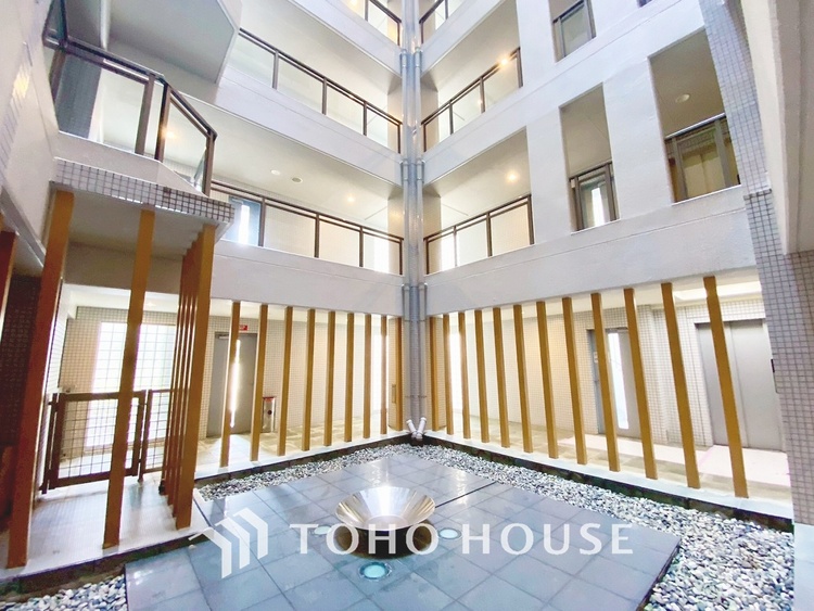 その他 【ENTRANCE】◆安心◆して歩ける。安心して家族の帰りを待てる。そんな安心を感じさせる住環境。