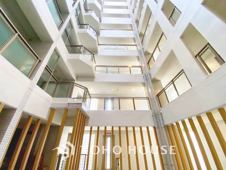 その他 【ENTRANCE】◆そびえ立つ◆我が家のシンボル。遠くの空が赤く染まる夕べが待ち遠しい。