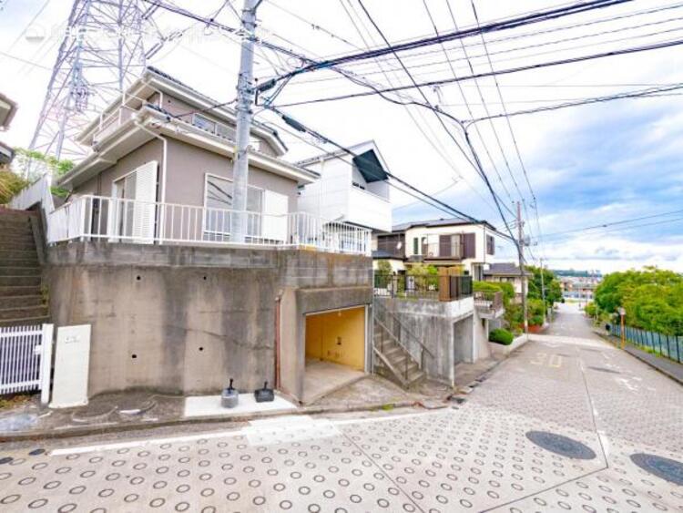 外観 空を広く感じる。緑が多いゆったり感のある安心の住環境です！！潤いのある環境でホッと生活できそうです！おしゃれな雰囲気や自然の潤いがあり、親しみやすさと個性を！街に新たな価値をもたらし続けてくれます！ 