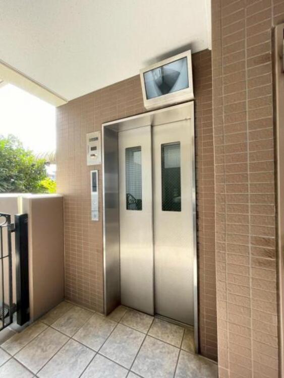 その他 エレベーターにカメラがあり、基内が見えて安心です