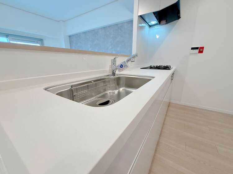 キッチン スマートな意匠と充実の機能を備えたキッチンが、暮らしにおいしい彩りを添えます。