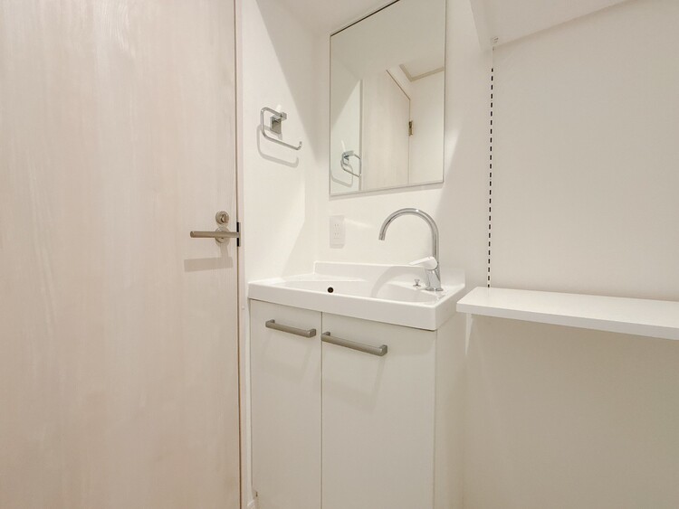 洗面 何かと物が増える場所だからこそ、スッキリと見映えの良い空間に。