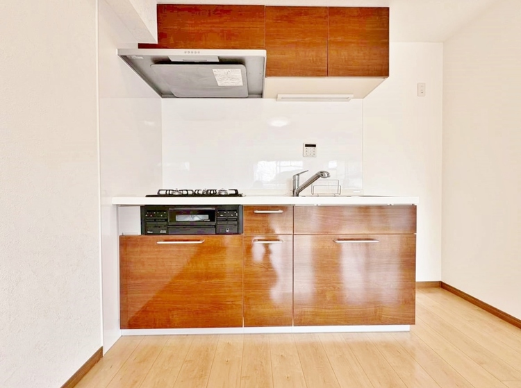 キッチン スマートな意匠と充実の機能を備えたキッチンが、暮らしにおいしい彩りを添えます。