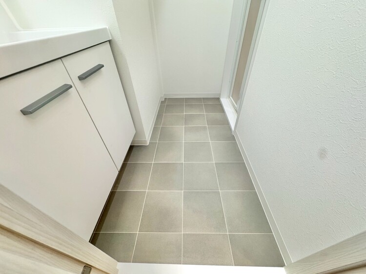 その他 十分な広さの脱衣所。