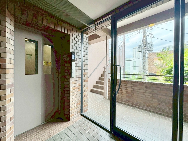 その他 エレベーター完備のため荷物が多くなっても安心。