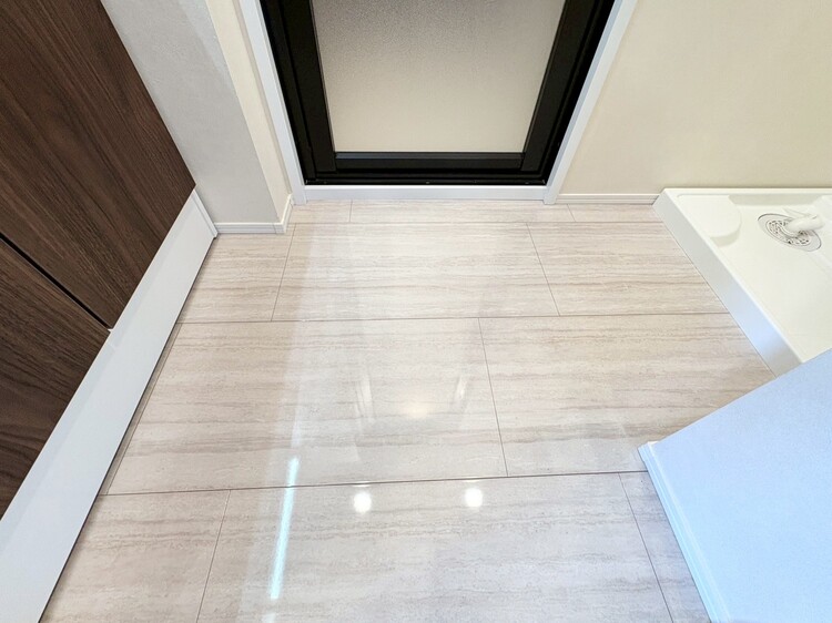 その他 十分な広さの脱衣所。