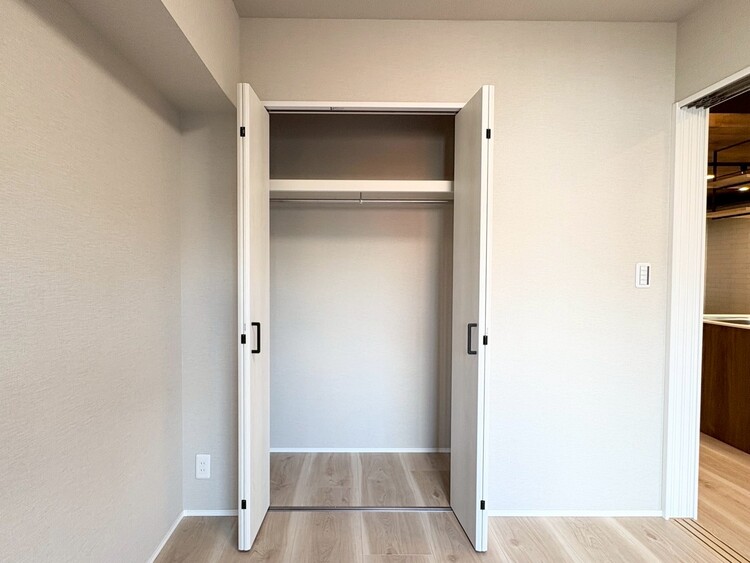 その他 収納スペースが付いていて、お部屋を広く使っていただけます。