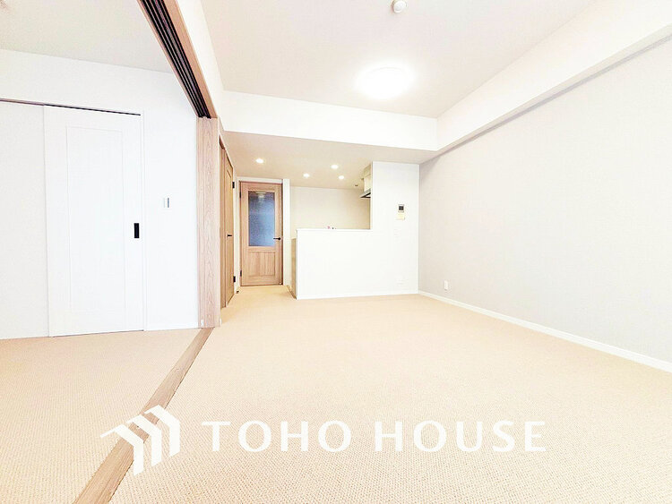 キッチン シンプルな部屋の雰囲気に溶け合うナチュラルキッチン