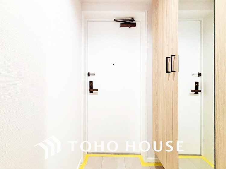 玄関 落ち着いた雰囲気の玄関、家族の帰りを暖かく迎えてくれます