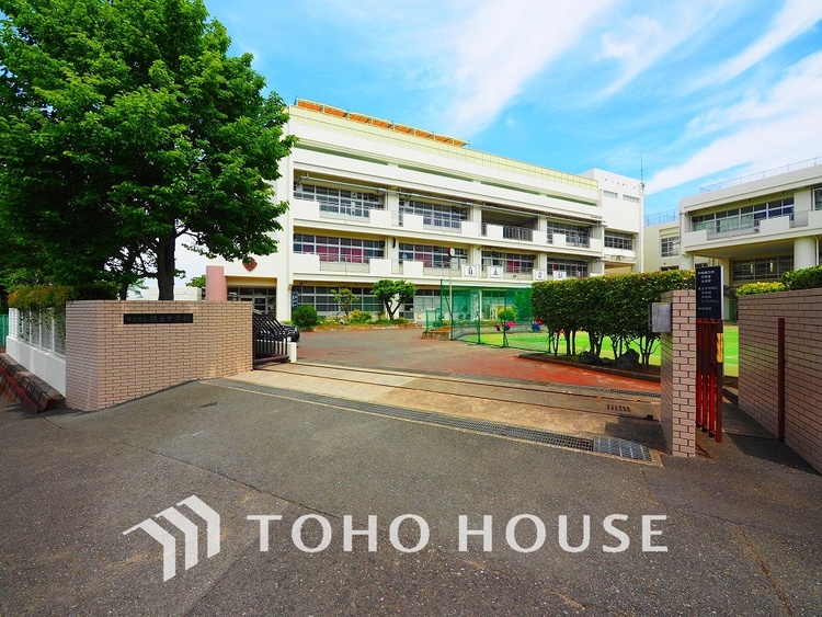 周辺 横浜市立錦台中学校　距離1300m