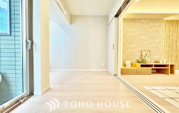 内装 ◆癒しの空間◆室内構成に拘り採光とセンスを散りばめた空間。それは『柔らかさ』に似た素敵な居場所。そこに暮らす人のことを考えつくり出したものは『癒し』という心地よい居場所なんだと思う