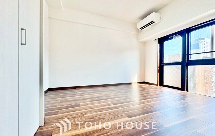 内装 ◆癒しの空間◆室内構成に拘り採光とセンスを散りばめた空間。それは『柔らかさ』に似た素敵な居場所。そこに暮らす人のことを考えつくり出したものは『癒し』という心地よい居場所なんだと思う