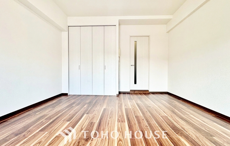 内装 ◆色彩◆この空間に放たれた光は華美なまでに演出されたデザイン。流れる時をより芳醇なコーヒーの様な色彩奏でるアダージョ。そして情景豊かな作品のような暮らしがイメージできる。