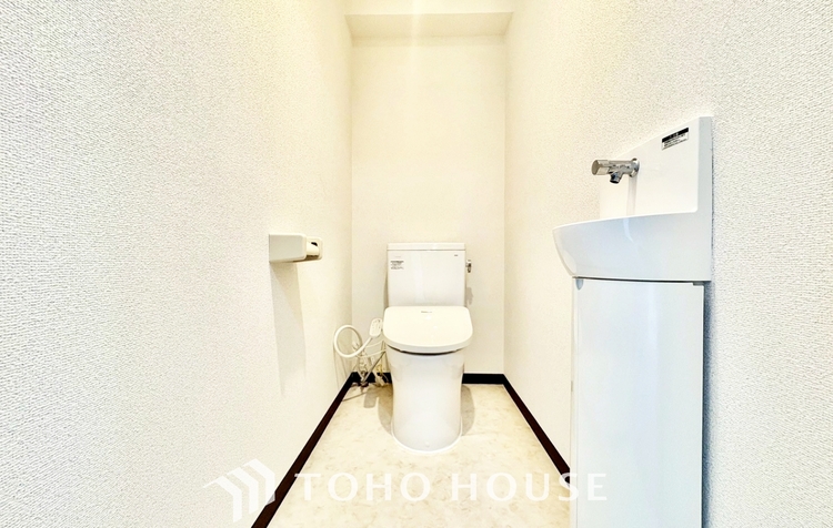 トイレ ◆住むほどに実感する快適性＆機能性◆各空間を彩る設備は、デザイン性に優れたHigh Quality仕様が装備。広く使い勝手のよい空間と設備で、理想の暮らしを演出します。