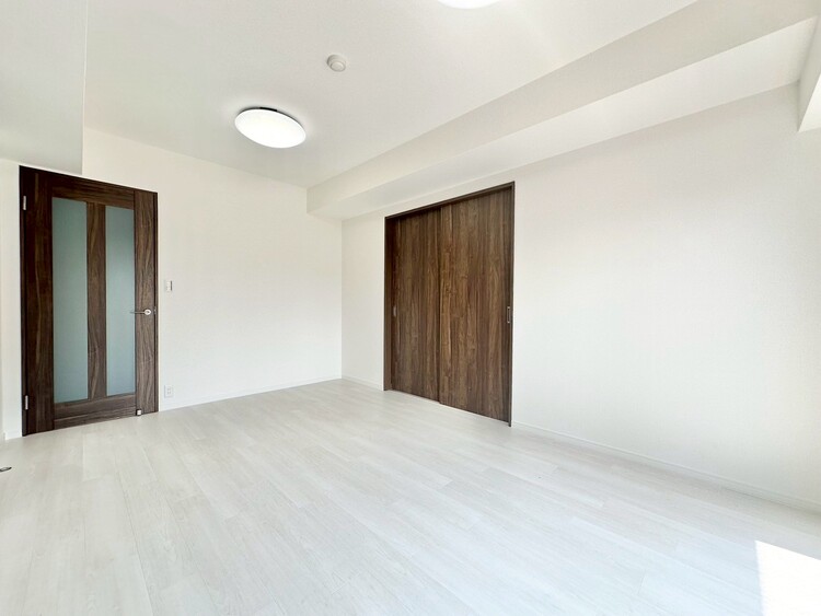 居間 伸びやかな空間のなかで、ゆったりとしたひとときを過ごせます。