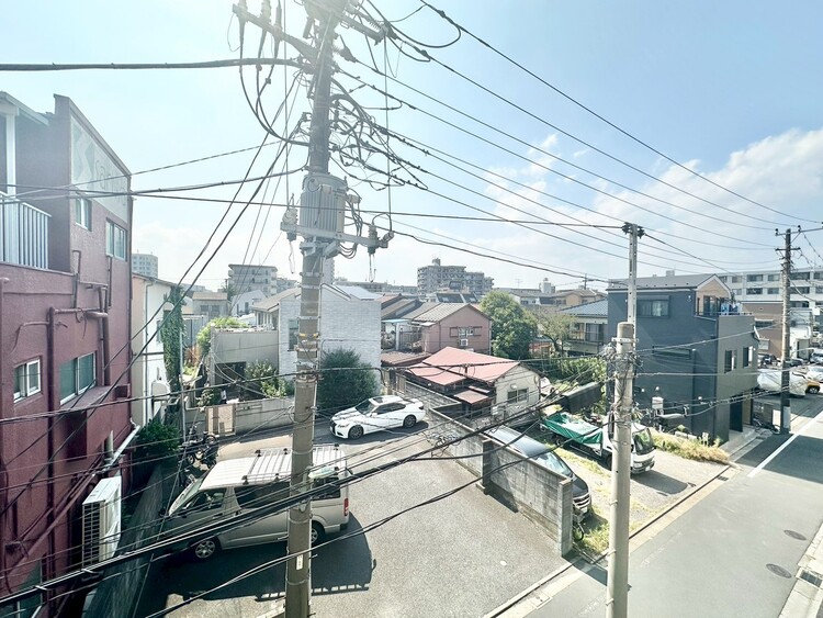 バルコニー 陽当たり・通風・開放感に恵まれた環境です。