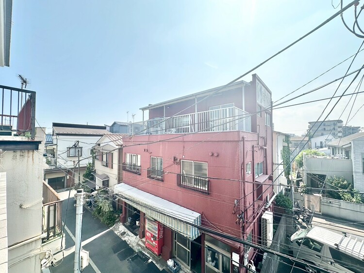 バルコニー 眺望や窓からの景色が良いと、家で過ごす時間も快適です。