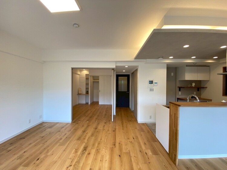 居間 シンプルな内装と偏り過ぎないデザインで統一しました。