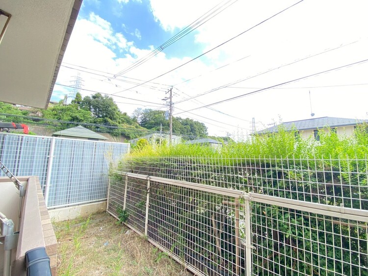 バルコニー 眺望や窓からの景色が良いと、家で過ごす時間も快適です。