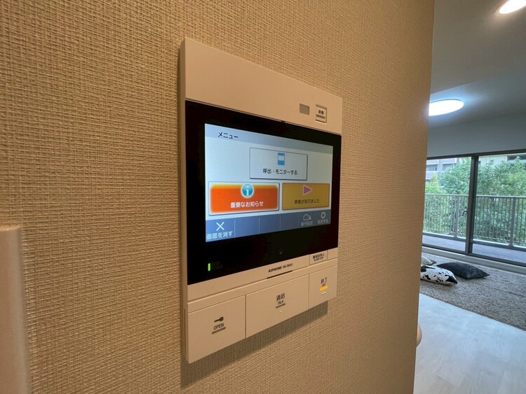 その他 誰が来てもわかる様にモニター付きインターホンを設置。