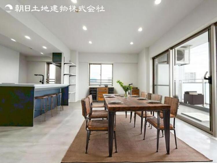 居間 本画像はCGで作成しており、実際に現地に家具は置かれておりません。尚価格に家具は含まれておりません。