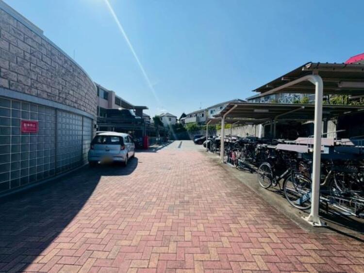 駐車場 【2025年9月撮影】