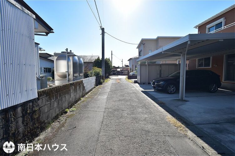 外観 【前面道路】東向きの前面道路です！通り抜けのない道路で静かな住環境です♪
