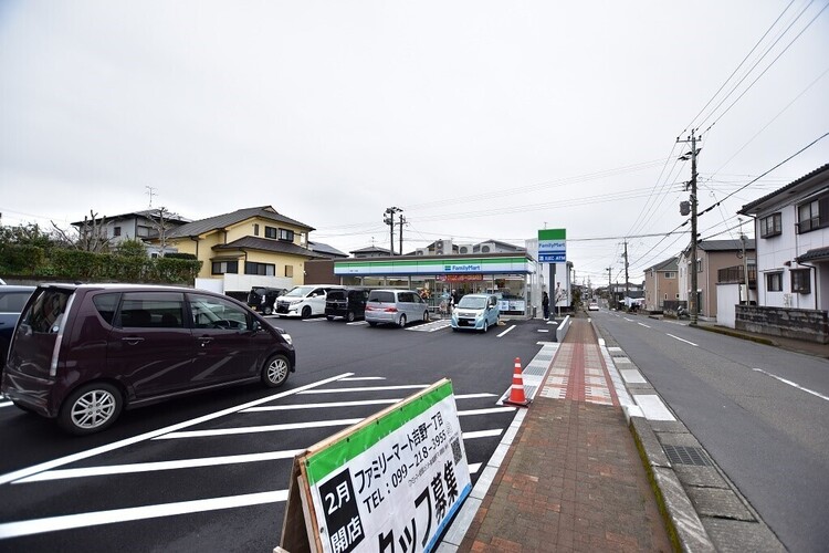周辺 【ファミリーマート吉野一丁目店】鹿児島市吉野1丁目にあるコンビニです駐車場有り 徒歩 約4分（約260m）