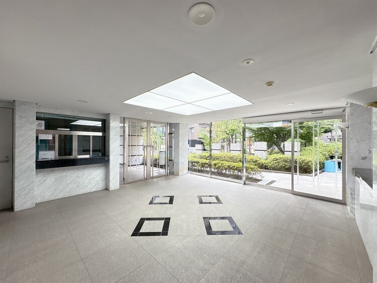 エントランス エントランス内部は、管理が行き届き清潔な共有スペースとなっています。